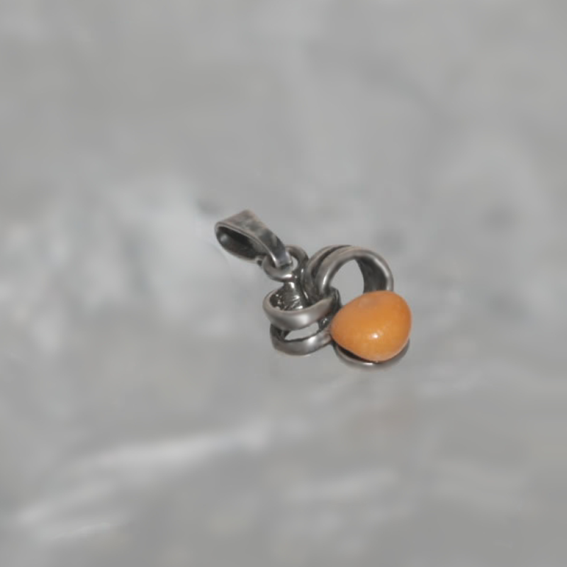 SILVER PENDANT WITH AMBER_GDSB-258