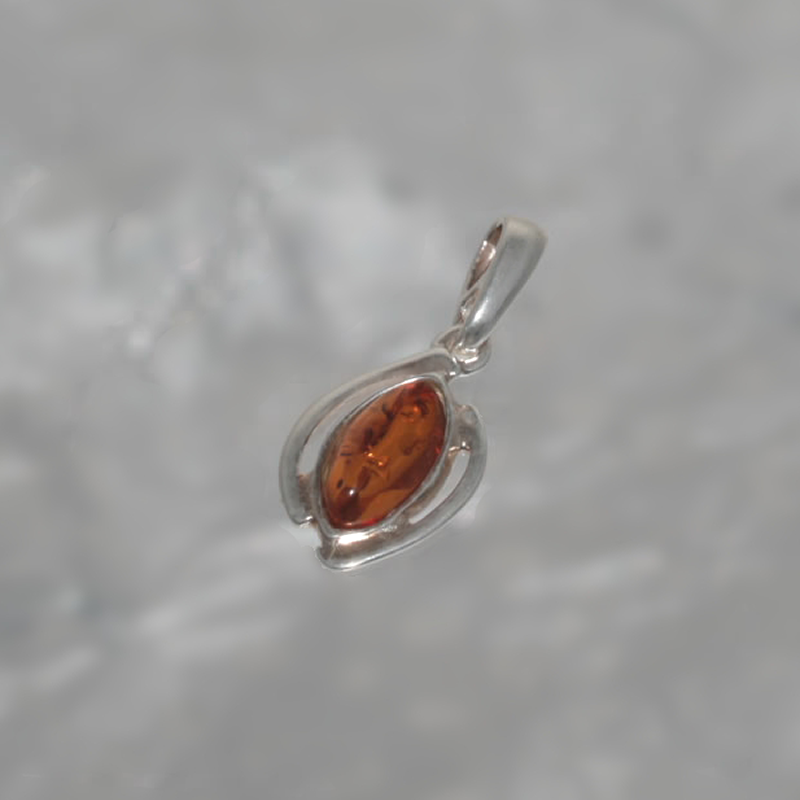 SILVER PENDANT WITH AMBER_GDSB-263