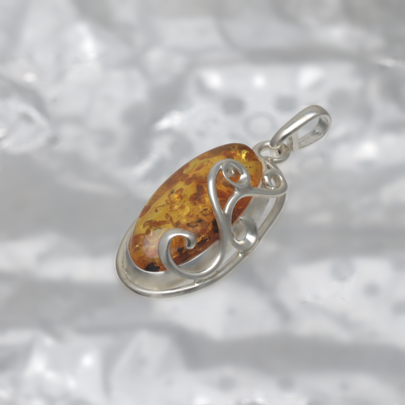 SILVER PENDANT WITH AMBER_KZSB-094