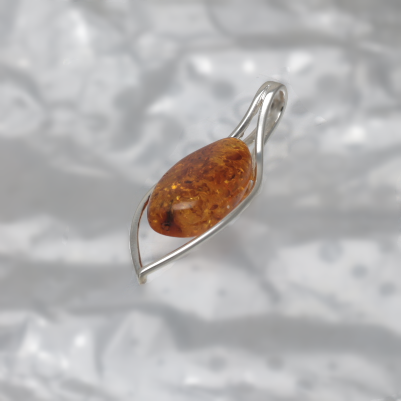 SILVER PENDANT WITH AMBER_KZSB-089