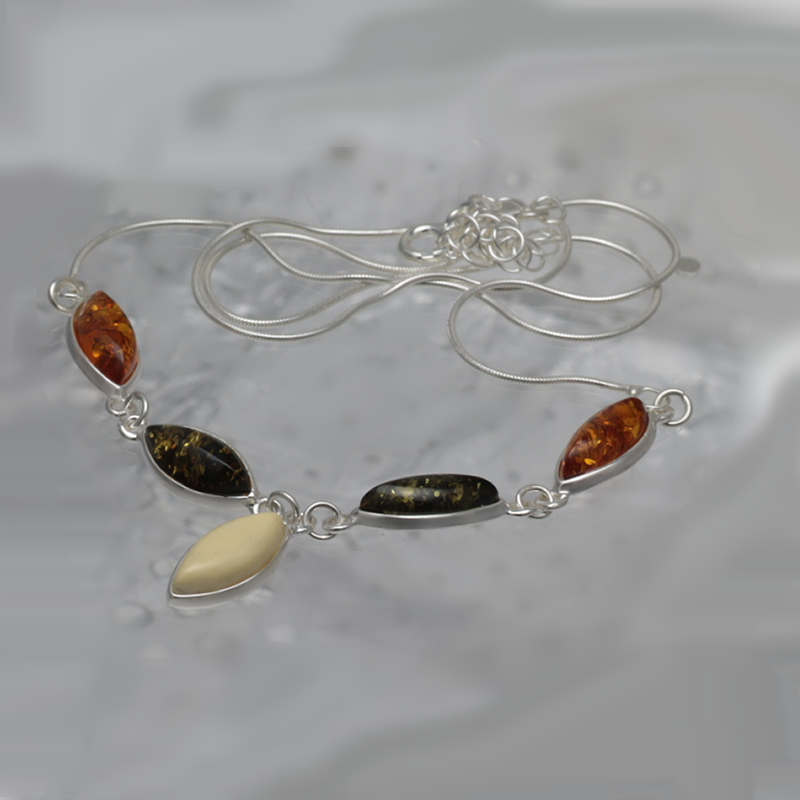 SILVER NECKLACE WITH AMBER_GKOL-003