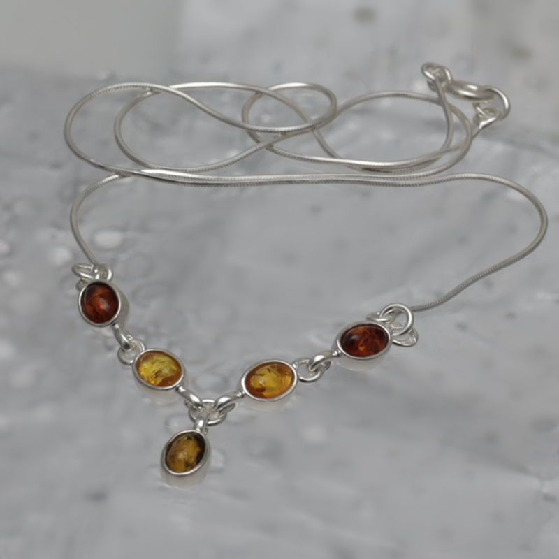 SILVER NECKLACE WITH AMBER_KKOL-001