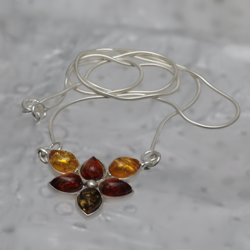 SILVER NECKLACE WITH AMBER_KKOL-002