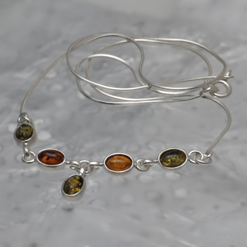 SILVER NECKLACE WITH AMBER_KKOL-003