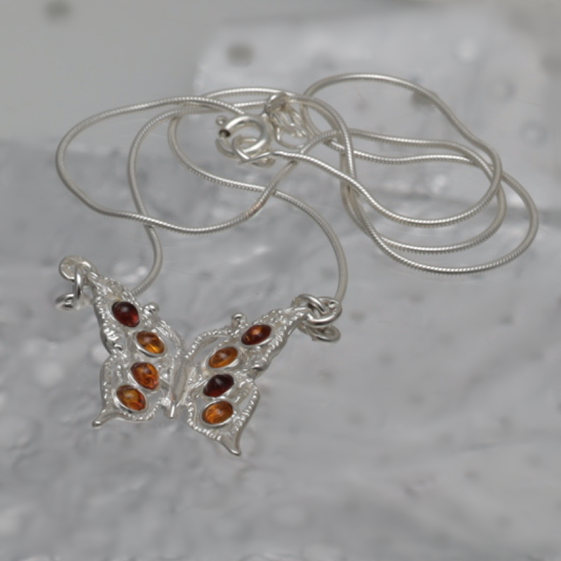 SILVER NECKLACE WITH AMBER_KKOL-005