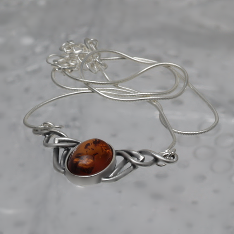 SILVER NECKLACE WITH AMBER_MWSRK-006