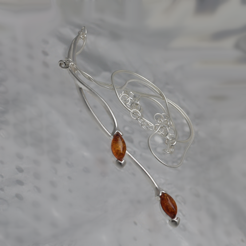 SILVER NECKLACE WITH AMBER_MWSRK-011