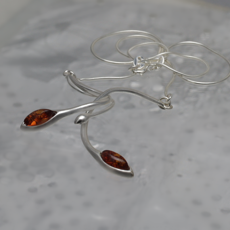 SILVER NECKLACE WITH AMBER_MWSRK-012