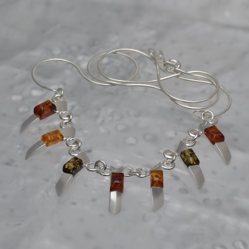 SILVER NECKLACE WITH AMBER_MWSRK-018