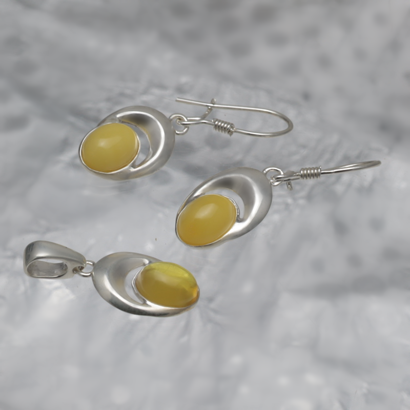 SILVER SET WITH AMBER_KKOM-023